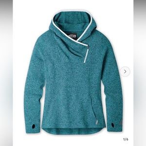 Women’s Stio sweet water fleece hoodie